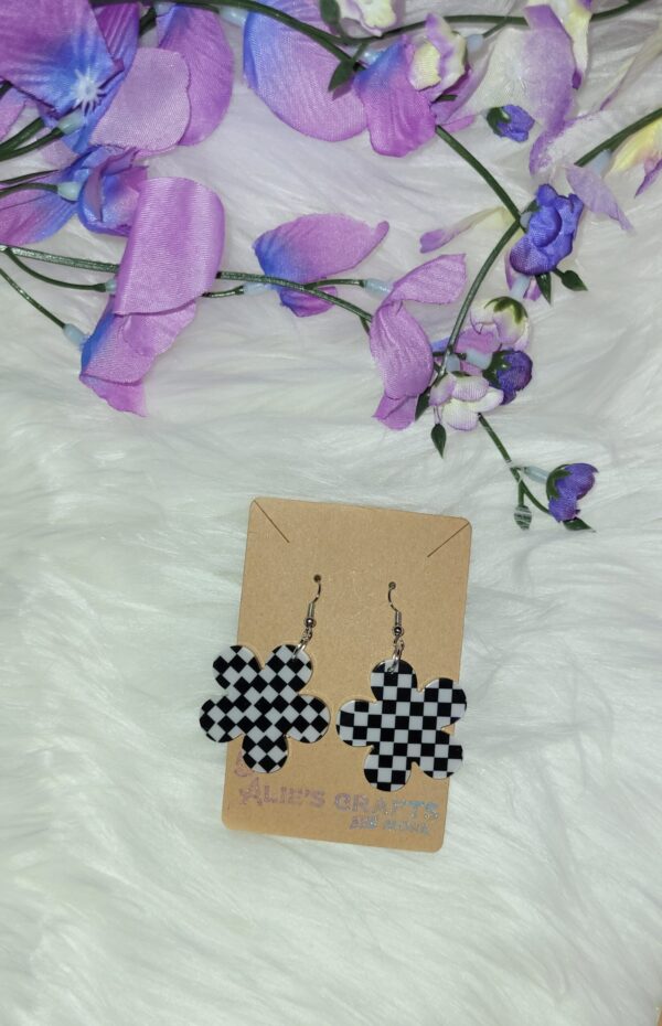 Checkered flower earrings