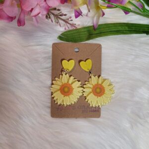 Yellow daisy earrings