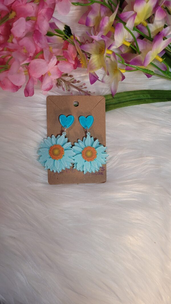 Blue daisy earrings
