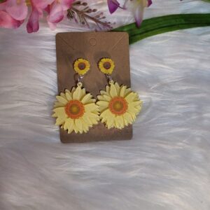 Daisy flower with sunflower post earrings