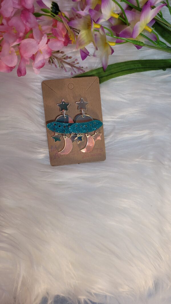 Moon and stars spaceship earrings - Image 3