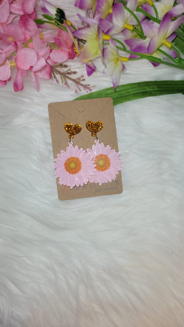 Pink daisy earrings - Image 2
