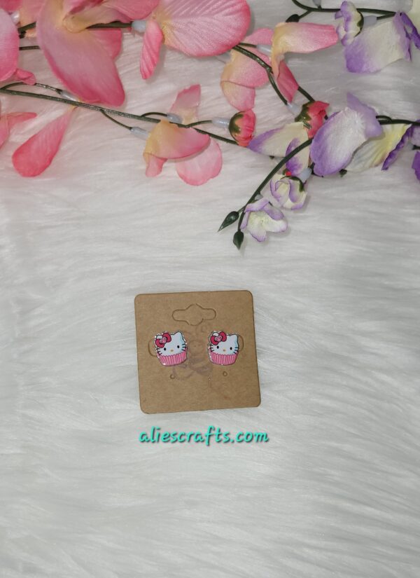 Hello kitty cupcake earrings - Image 2