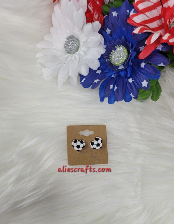 Soccer heart earrings - Image 3