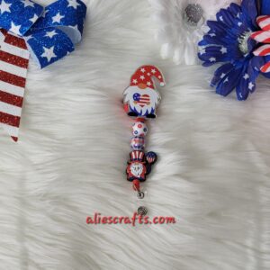 Gnome heart flag badge