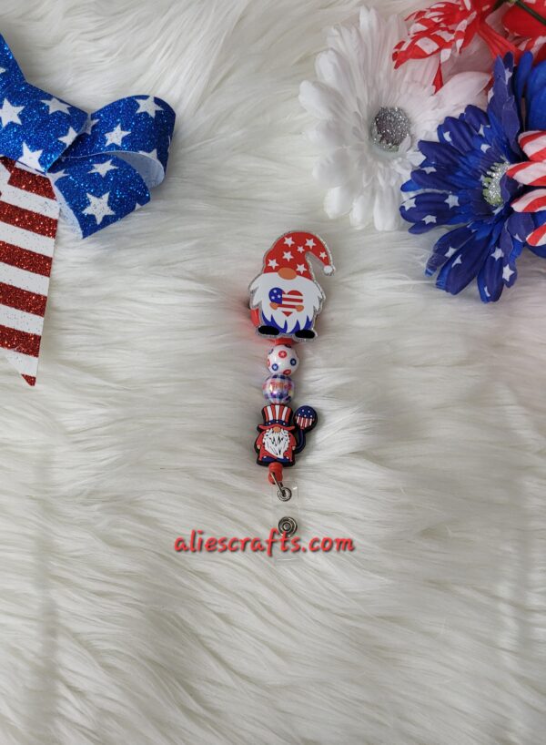 Gnome heart flag badge