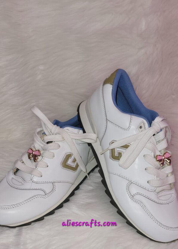 Pink bow shoe charms
