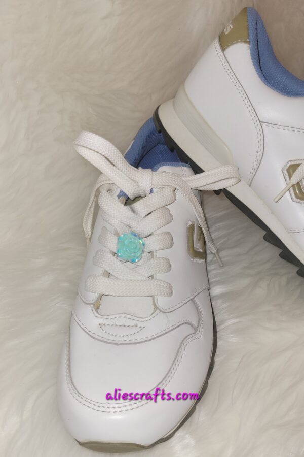 Luminous rose shoe charms - Image 4