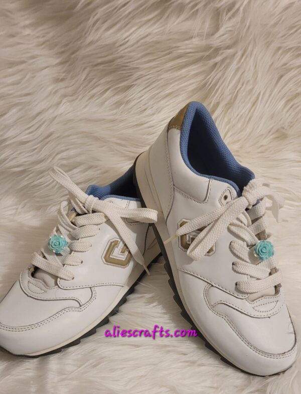Luminous rose shoe charms - Image 5