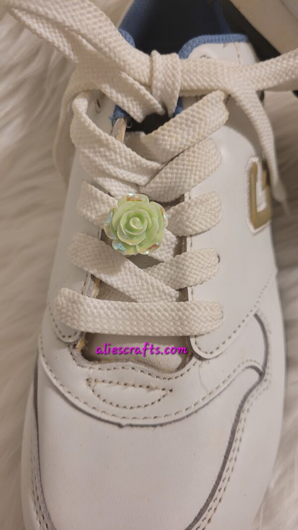 Luminous green rose shoe charms - Image 3