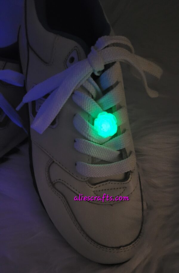 Luminous green rose shoe charms - Image 4