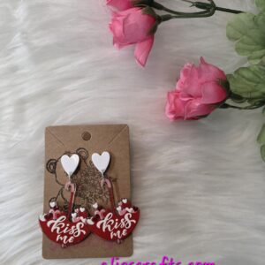 Kiss me earrings
