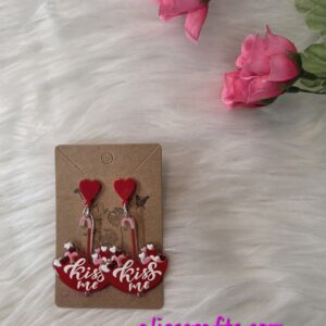 Kiss me earrings