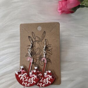 Kiss me earrings