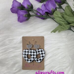 Checkered heart earrings