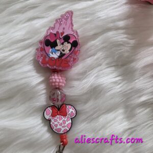 Mickey and minnie love badge